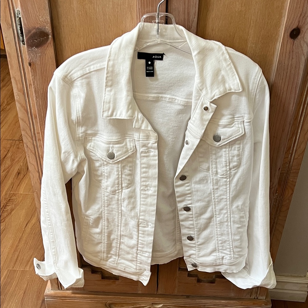 Aqua Women's Classic White Jean Jacket